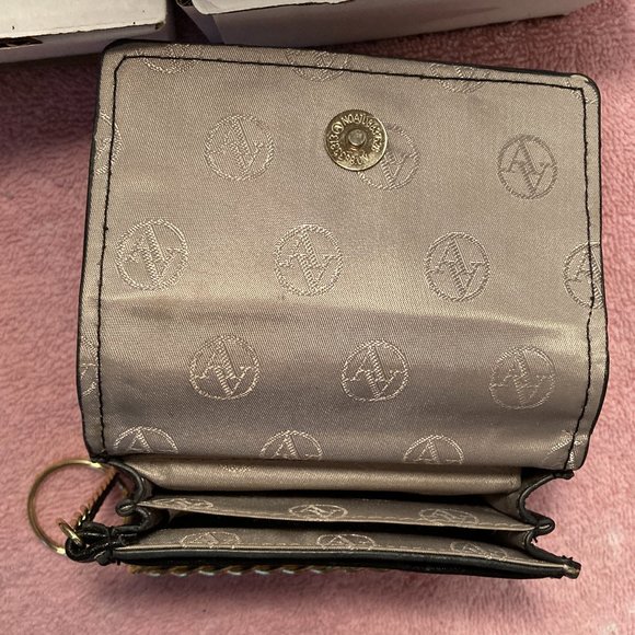 ADRIENNE VITTADINI Studio WALLET/COIN PURSE-Black with Snap & Keychain-GUC - Picture 3 of 8